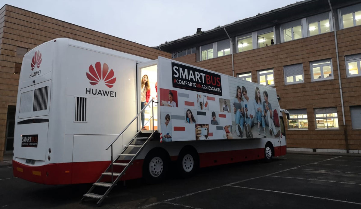 El Smartbus de Huawei España llega a Asturias